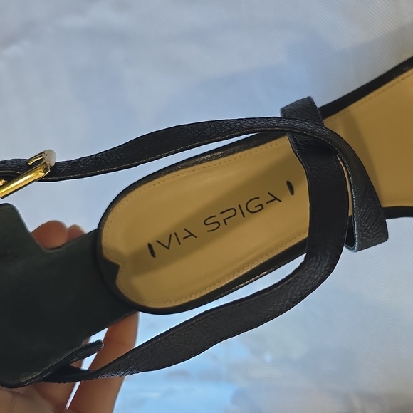 🌸Via Spiga Cork Bottom Black and Gold Wedge Sandals 9 - Picture 7 of 9